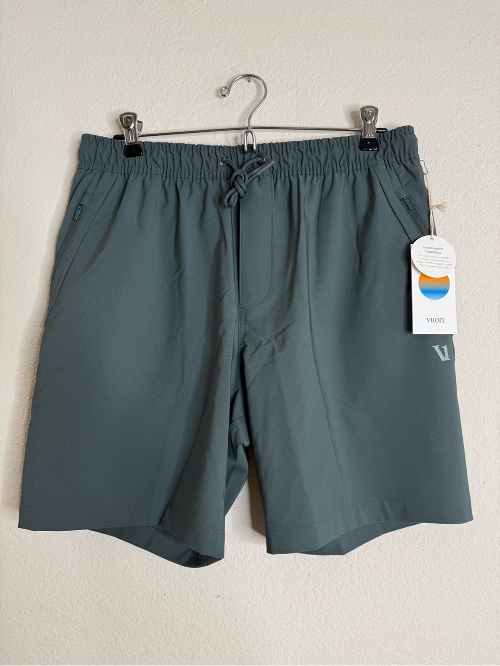 Vuori Men’s Train Tech Short Smoke Beryl #V3013 Size Medium New